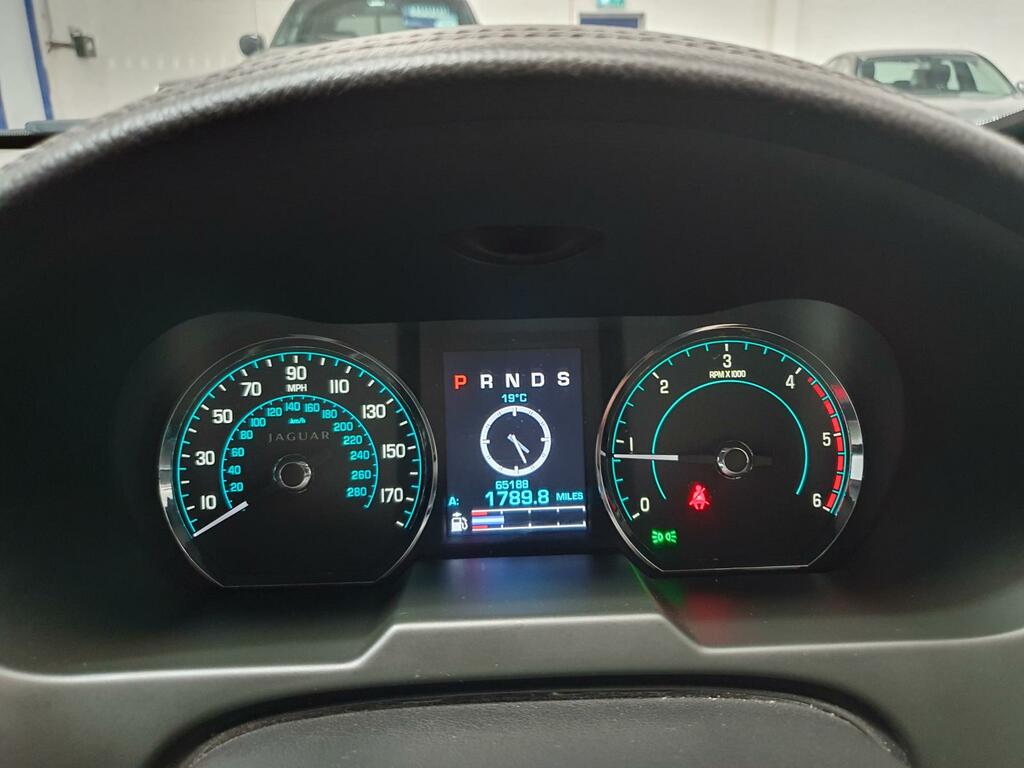 Jaguar XF 2.2 D Black #10