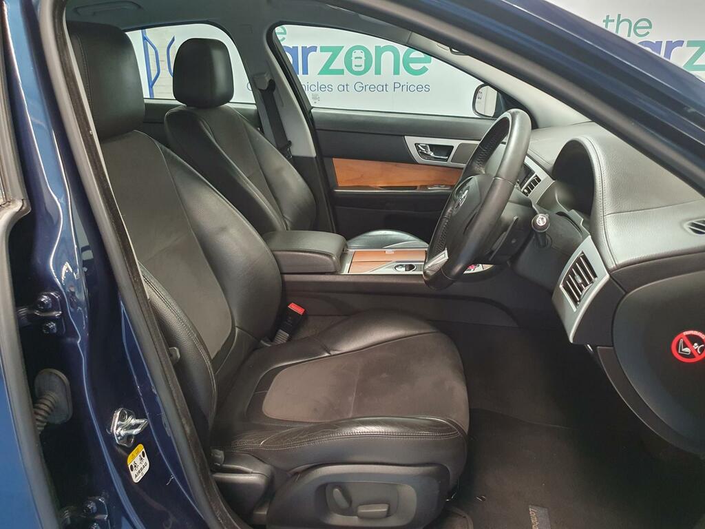 Jaguar XF 2.2 D Black #9