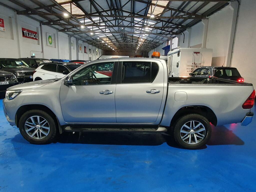 Toyota HILUX D-4d Active Tipper Double White #7