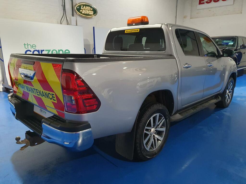 Toyota HILUX Pickup #3