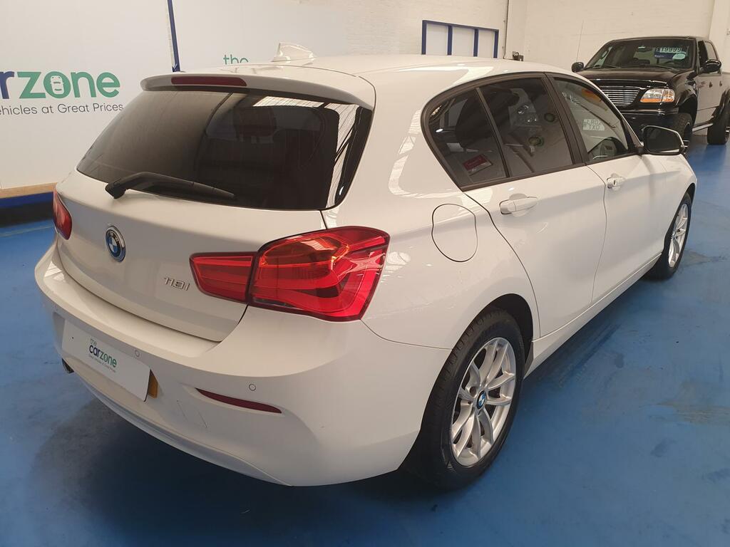 BMW 1 Series Hatchback YG68NCT #3