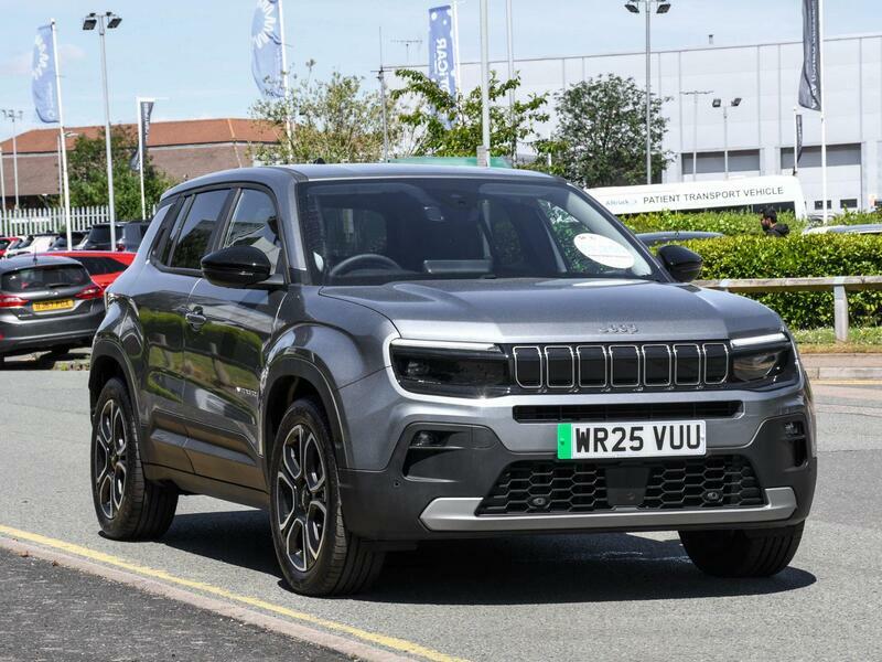 Jeep Avenger 54Kwh E-summit Grey