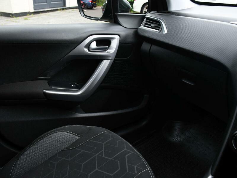 Peugeot 2008 1.2I Puretech Allure Premium Sat Nav Ac Panor Grey #23