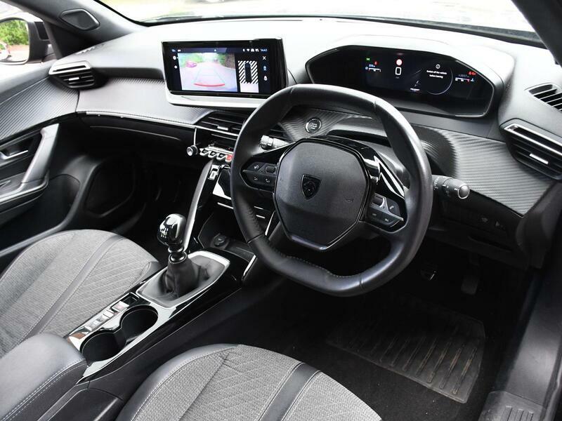 Peugeot 2008 1.2 Puretech Allure Suv Euro 6 Black #3