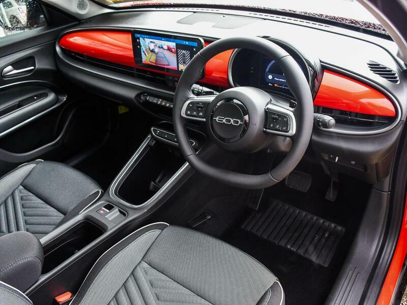 Fiat 600 1.2 Mhev Icon Suv Hybrid E-dct Euro 6 Orange