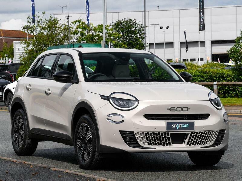 Fiat 600 1.2 Mhev Icon Suv Hybrid E-dct Euro 6 Beige
