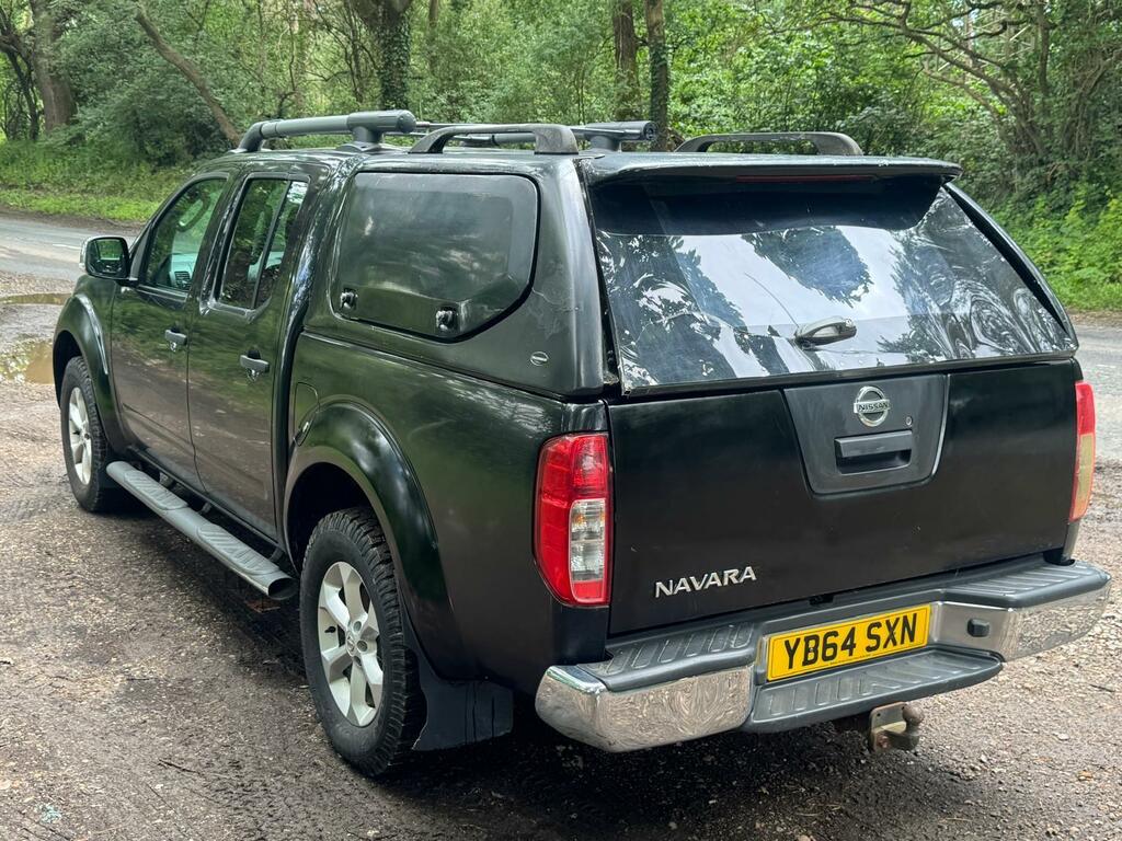 Nissan Navara Tekna Black #4