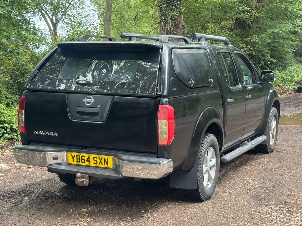 Nissan Navara Tekna Black #5