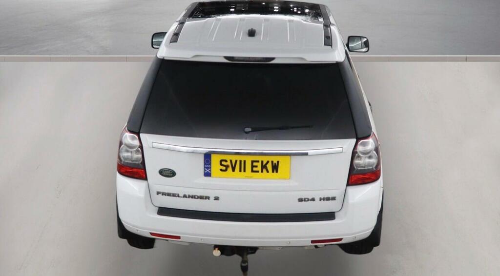 Land Rover Freelander 2 Hse White #6