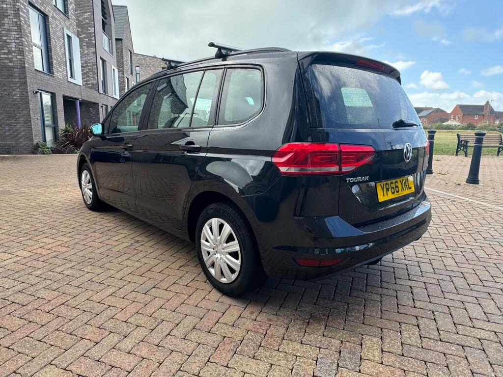 Volkswagen Touran S Black #5
