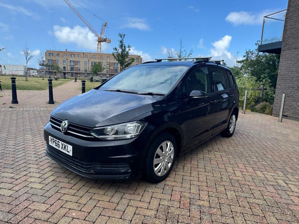 Volkswagen Touran S Black #3