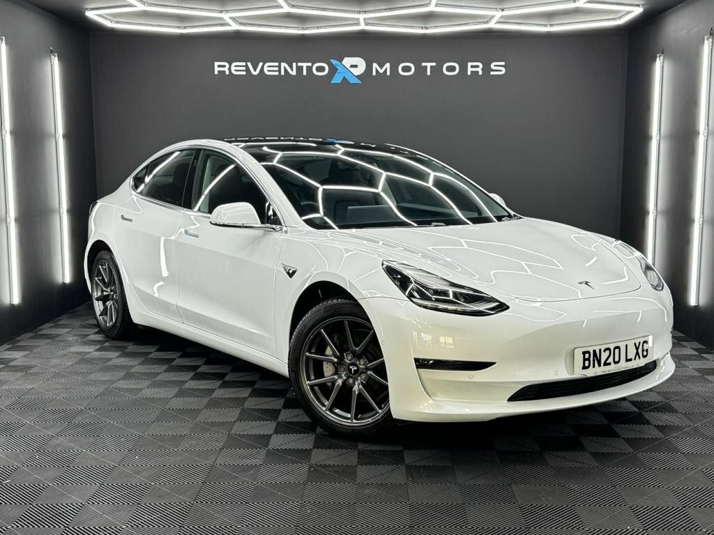 Tesla Model 3 Saloon White