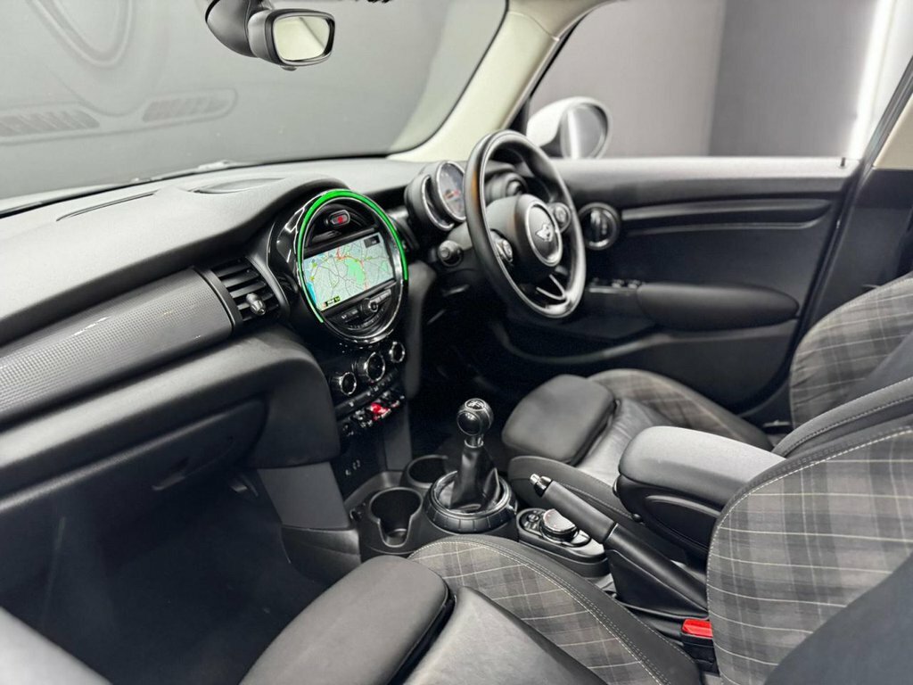 Mini Hatch 1.2 One Black #27