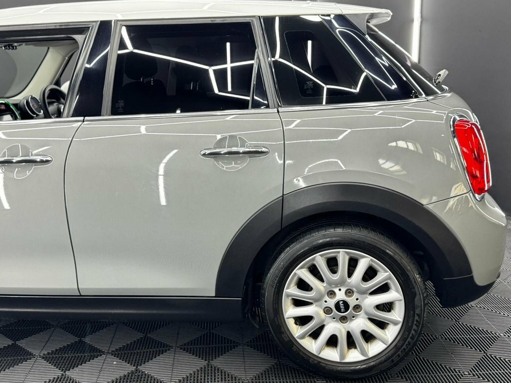 Mini Hatch 1.2 One Black #22