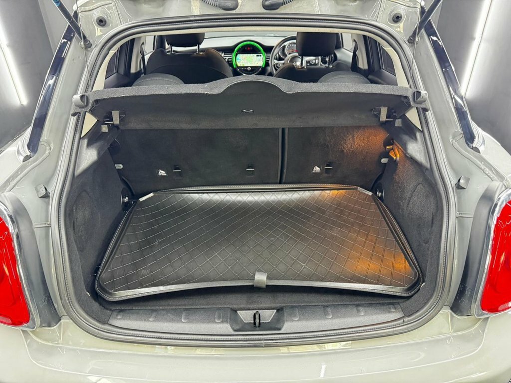Mini Hatch 1.2 One Black #31