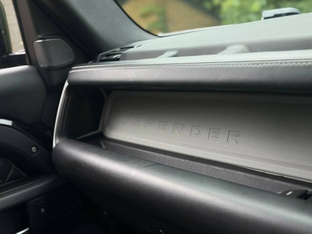 Land Rover Defender Green #42