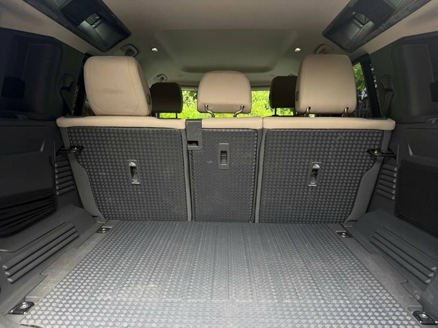 Land Rover Defender D250 Hse Grey #37