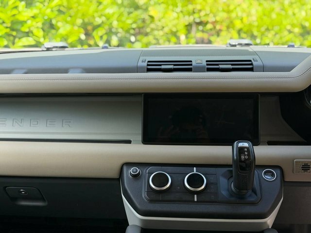 Land Rover Defender D250 Hse Grey #26