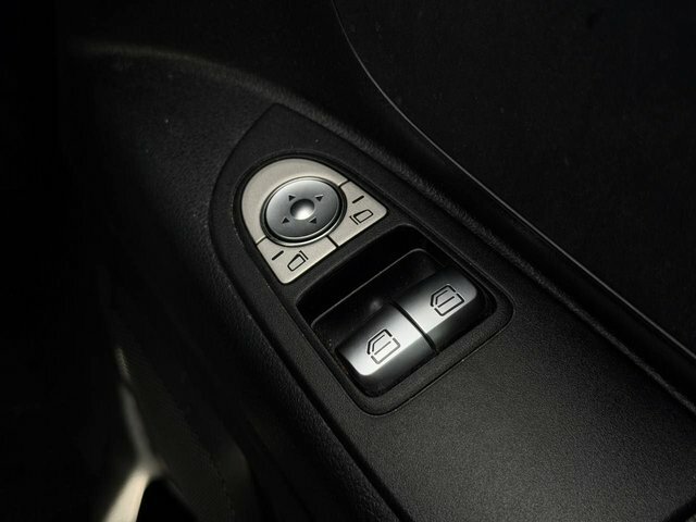 Mercedes-Benz eVito 85Kw 66Kwh Progressive Van White #38