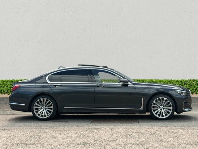 BMW 7 Series Saloon Black #8