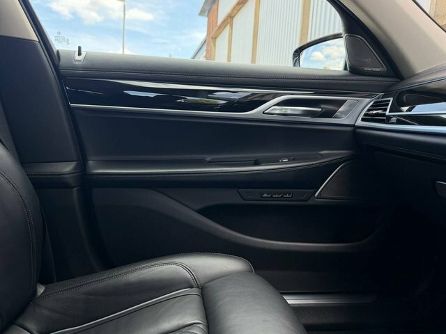 BMW 7 Series Saloon Black #82