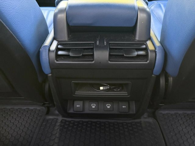 Land Rover Defender 3.0 Hard Top Se 246 Bhp Grey #31