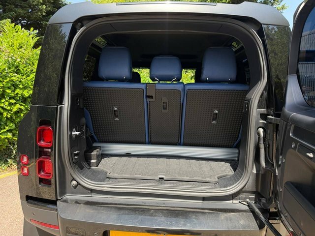 Land Rover Defender 3.0 Hard Top Se 246 Bhp Grey #40