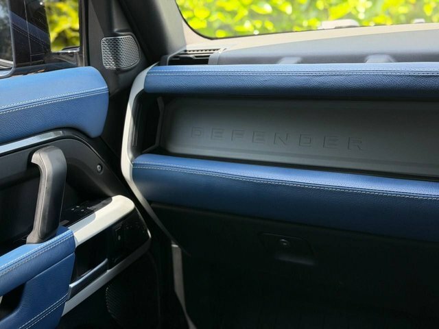 Land Rover Defender 3.0 Hard Top Se 246 Bhp Grey #22