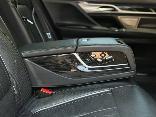 BMW 7 Series 745Le Xdrive Blue #19