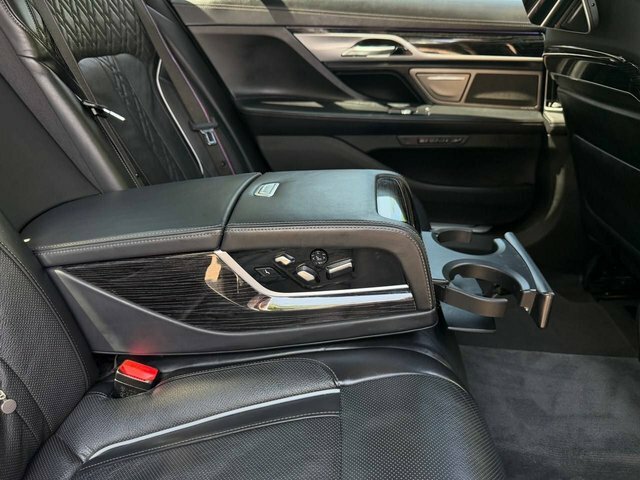BMW 7 Series 745Le Xdrive Blue #21
