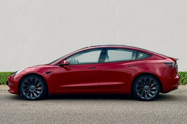 Tesla Model 3 Dual Motor Performance Saloon Red #4