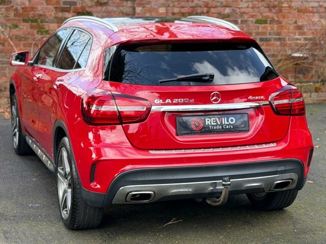Mercedes-Benz GLA Class 2017 2.1 Gla200d Amg Line Premium Plus Suv D SO67DDF Red #3
