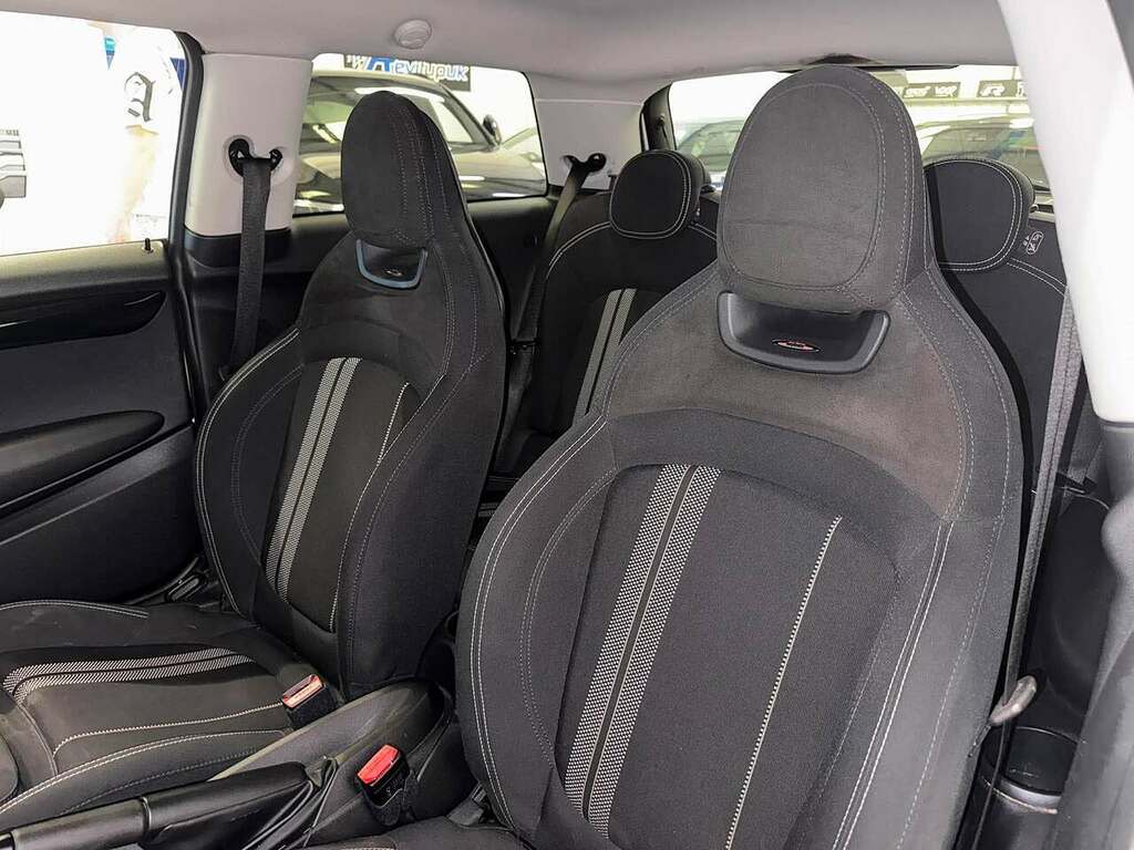 Mini Hatch Cooper S PL17GKA White #3