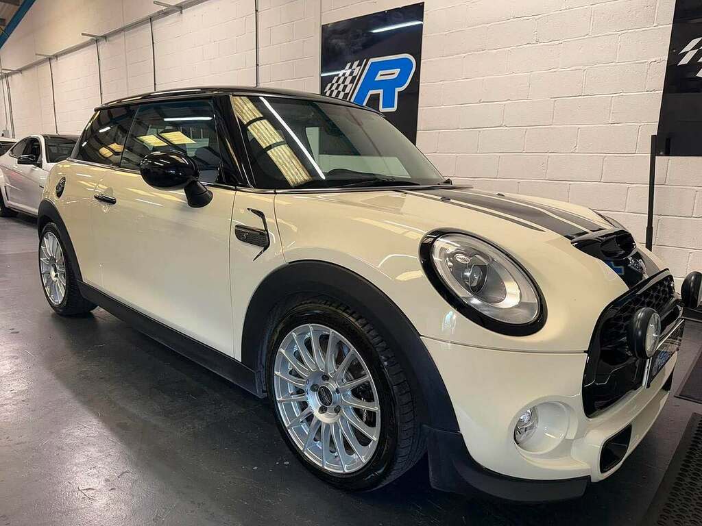 Mini Hatch Cooper S White