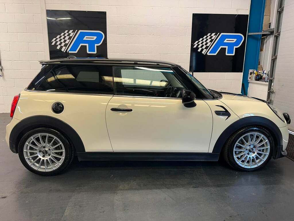 Mini Hatch Cooper S PL17GKA White #2