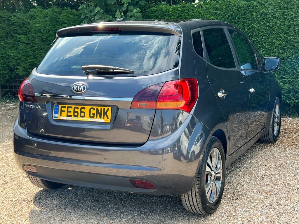 Kia Venga 1.6L 4 Silver #6