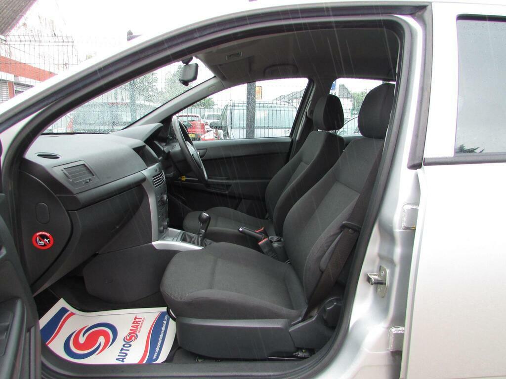 Vauxhall Astra Style Black #11