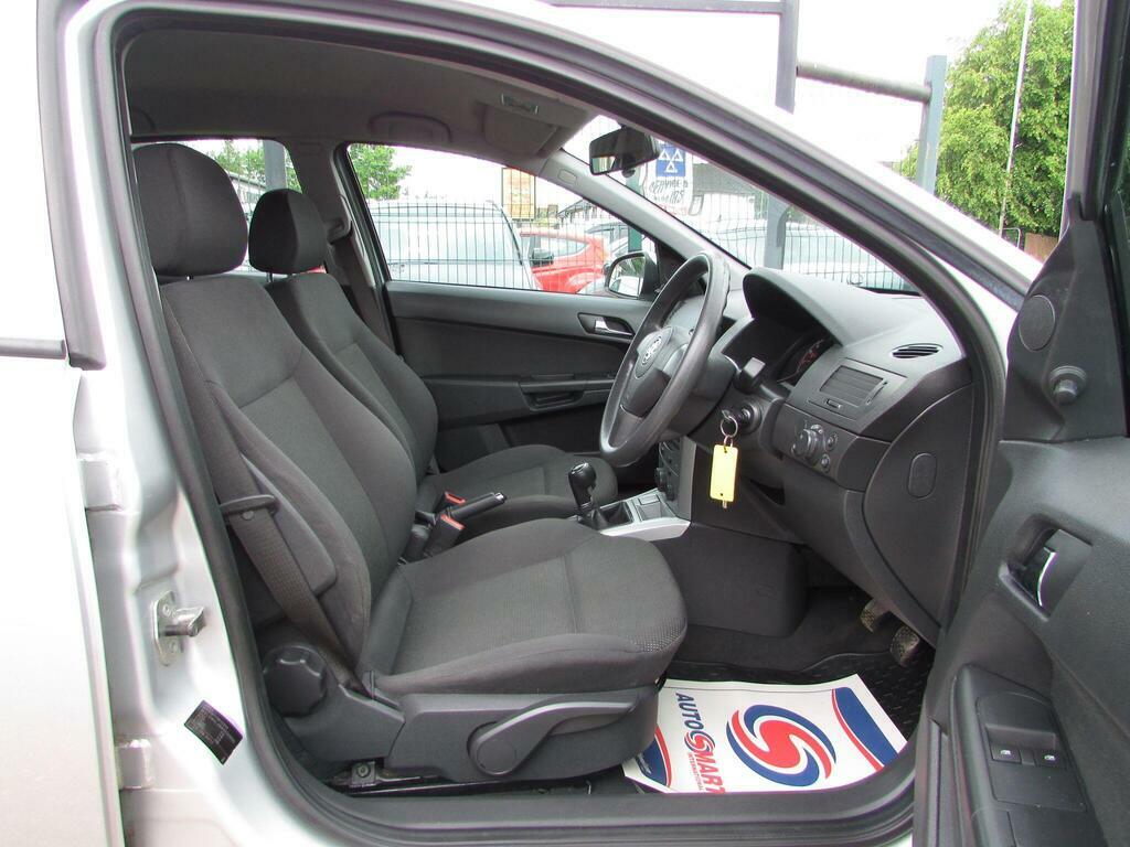 Vauxhall Astra Style Black #9