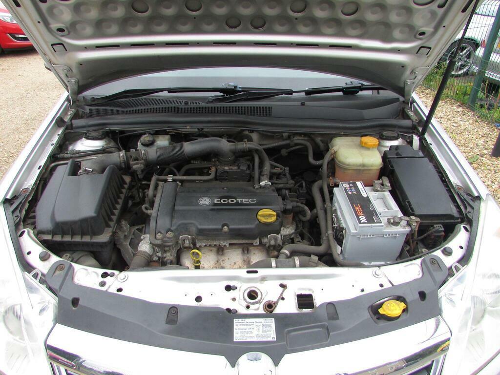 Vauxhall Astra Hatchback Black #14