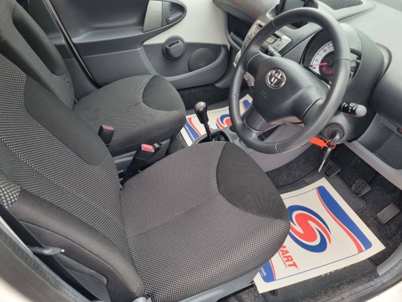 Toyota Aygo 1.0 Vvt-i Go - 2011 61 White #5