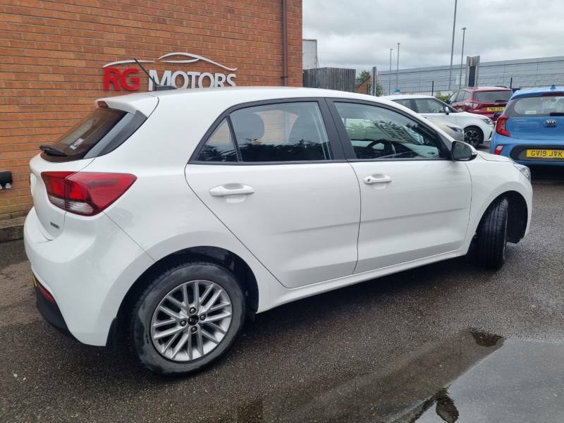 Kia RIO 1.0 T Gdi 2 White #2