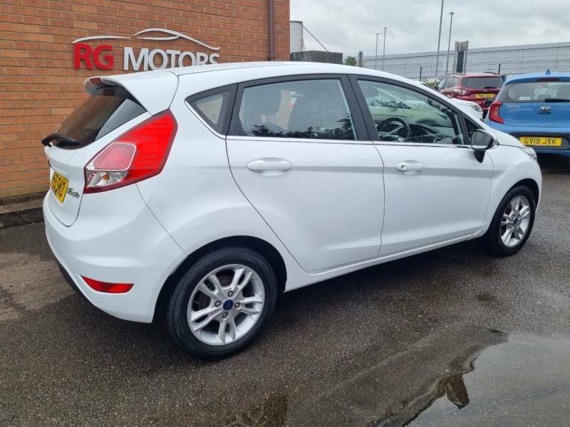 Ford Fiesta 1.0 Zetec - 2015 65 RV65SKO White #4