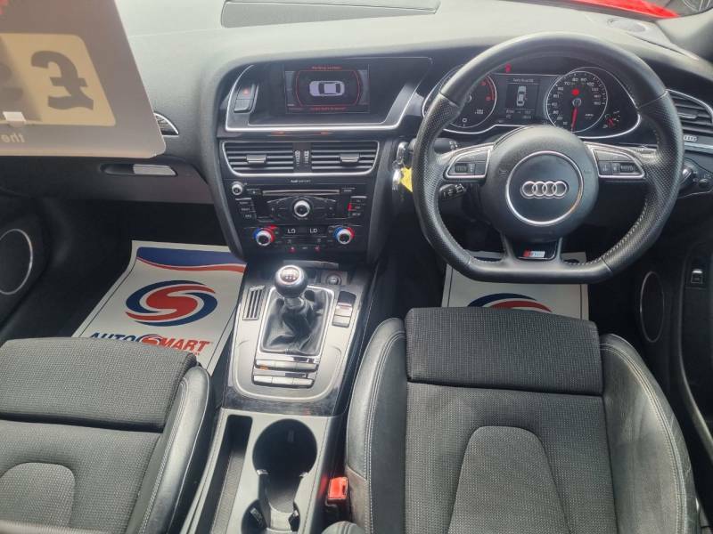 Audi A4 2.0 Tdi 143 Black Edition Red #3