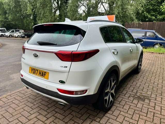 Kia Sportage Suv YD17HAF White #4