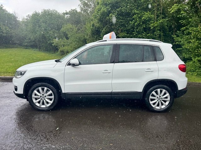 Volkswagen Tiguan Suv GK64BNJ White #3