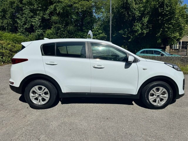 Kia Sportage Suv AO66YVA White #5