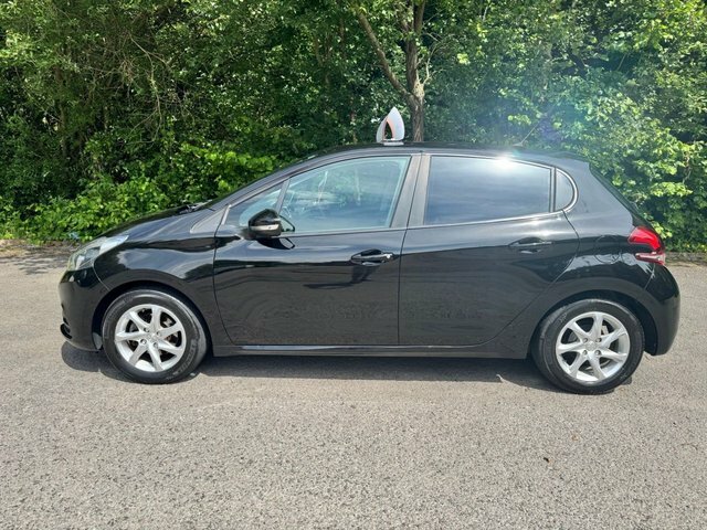 Peugeot 208 Hatchback Black #2