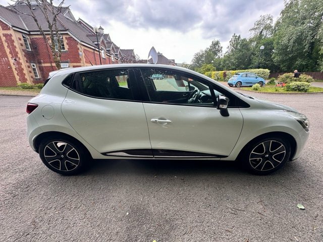Renault Clio Hatchback White #5