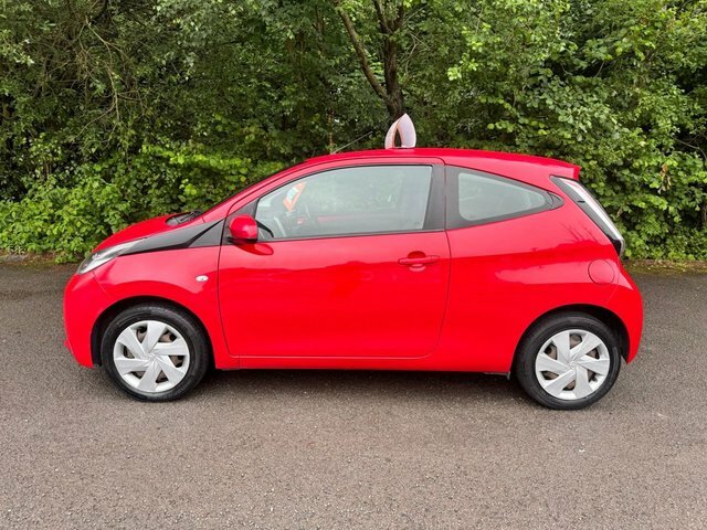 Toyota Aygo Hatchback Red #2