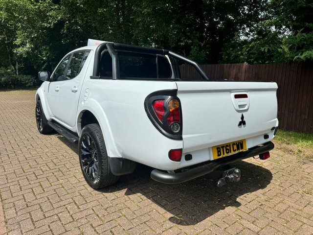 Mitsubishi L200 Pickup White #3